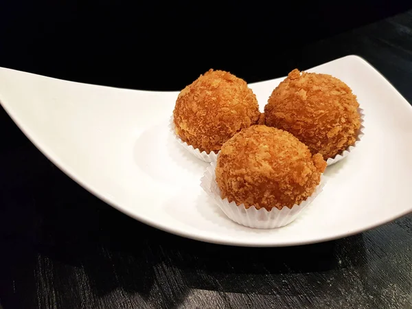 Cinese Dim Sum Crispr Taro Palla Lava Cesto Bambù Cibi — Foto Stock