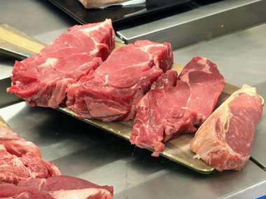 Et pazarda satılıyor..