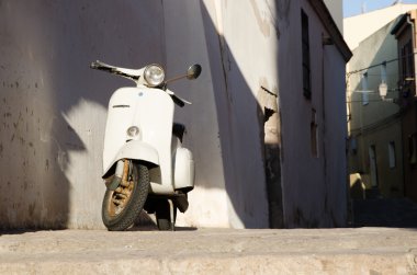 Vespa Sardunya için seyahat