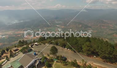 Dağlarda tarım topraklarının havadan görünümü