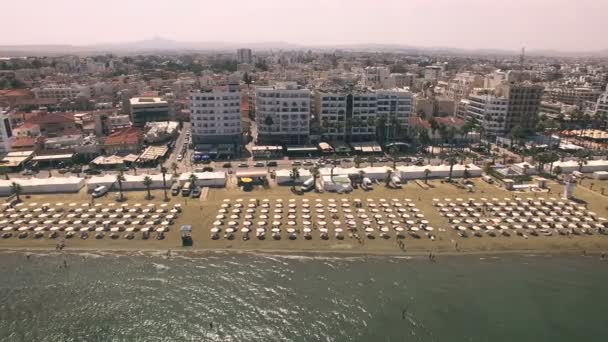 Luchtfoto van beach in Larnaca — Stockvideo