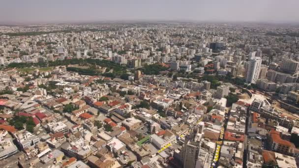 Luchtfoto van het zuidelijke deel van Nicosia — Stockvideo