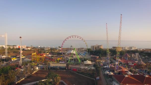 Agia napa, Zypern - Juni 2016 - Freizeitpark aus der Luft — Stockvideo