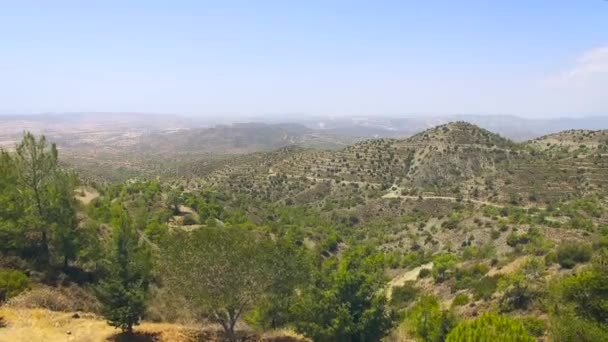 Vista aérea del paisaje montañoso — Vídeo de stock