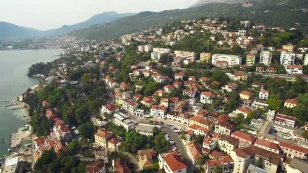 Vista aérea de la ciudad Herceg-Novi — Vídeo de stock