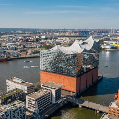 Hamburg 'daki Elbphilharmonie' nin hava manzarası