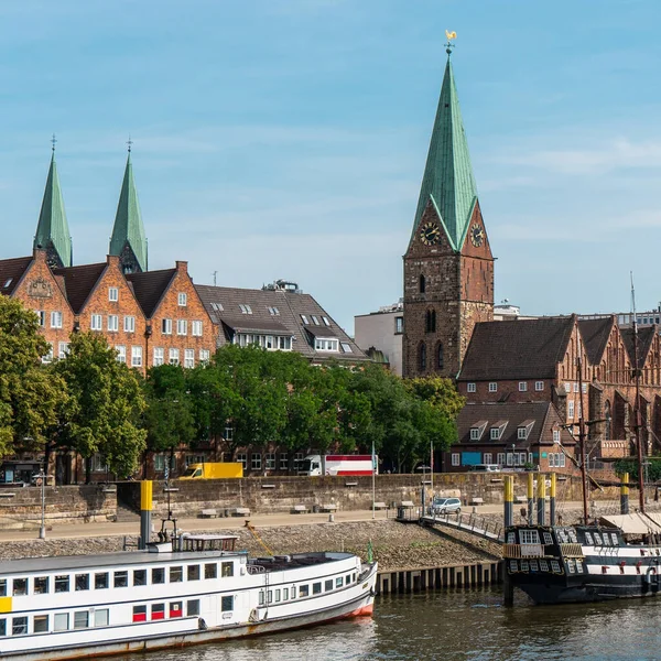 Vista lateral del terraplén en Bremen —  Fotos de Stock