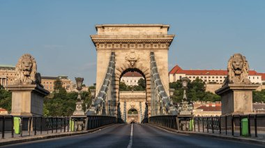 Budapeşte 'de Tuna Nehri üzerindeki Zincir Köprü