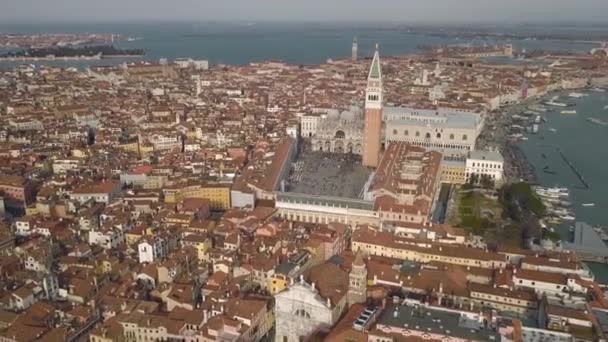 Letecký pohled na náměstí svatého Marka — Stock video