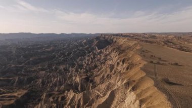 Doğu Gürcistan 'daki Vashlovani rezervinin çarpıcı panoramik manzarası