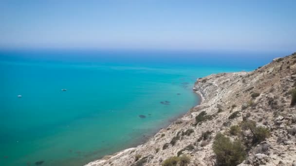 Uitzicht vanaf de top van een heuvel, Cyprus — Stockvideo