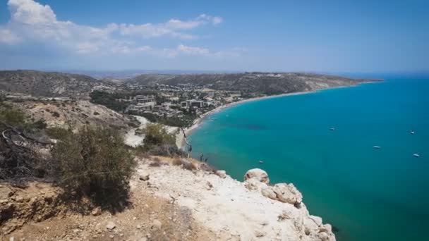Utsikt från toppen av en kulle, Cypern — Stockvideo