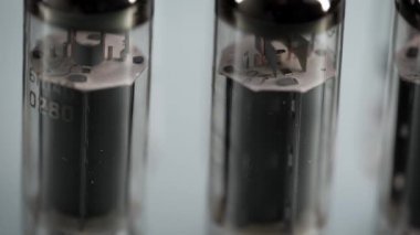 80 'lerden kalma güzel bir tüp..