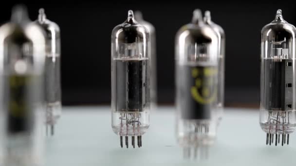 Lots of old-style radio tubes. A pentode is a type of vacuum tube. — Stock Video