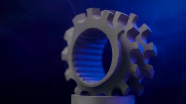 Arabaların metal parçaları çok güzel sökülmüş. Makine araçları veya diğer aygıtlar için yedek parçalar.