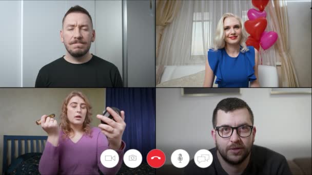 Čtyři lidé se účastní online videokonference. Muži a ženy diskutují o něčem na videu. Moderní video messenger — Stock video