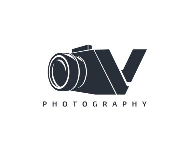 V Kamerası logo şablonu. Beyaz arkaplanda kamera logosu simgesi. Moda tasarım logo kamerası.