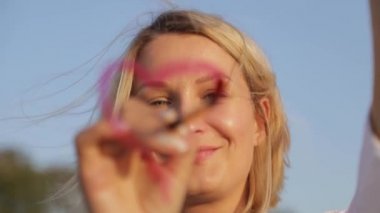 Sevgililer Günü için kalp çiziyorum.