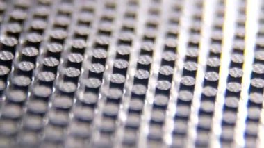 Siyah kauçuk arka planda dönüş. Siyah sentetik köpük. Makro atış. Soyut arkaplan. Döndürme