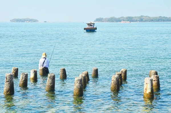 Deniz kenarında Balık tutma Fener