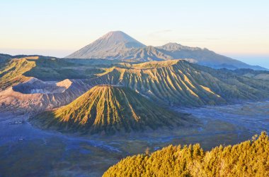 Manzara Bromo, Semeru ve Batok Dağları