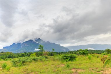 Dağlar. Bulutlu Dağları Kuzey Tayland