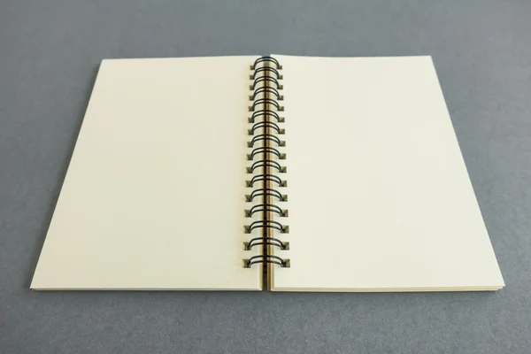 Boş katalog, dergi, yumuşak gölgeli kitap şablonu. Tasarımınız için hazır.