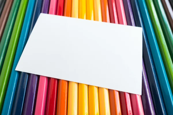 Nota Papel Sobre Fondo Lápices Color —  Fotos de Stock