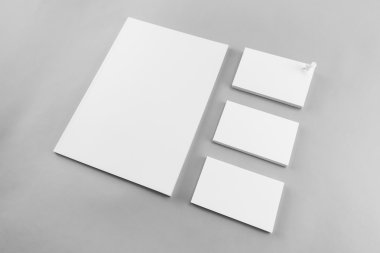 Boş katalog koleksiyonu, dergi, kitap şablonu ve yumuşak gölgeli kartvizit. Tasarımınız için hazır.