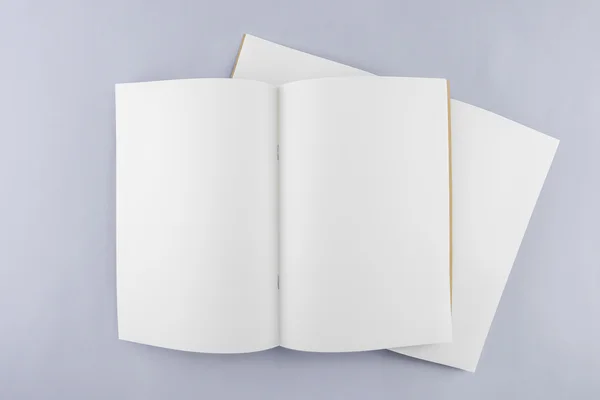 Boş katalog, dergi, yumuşak gölgeli kitap şablonu. Tasarımınız için hazır.