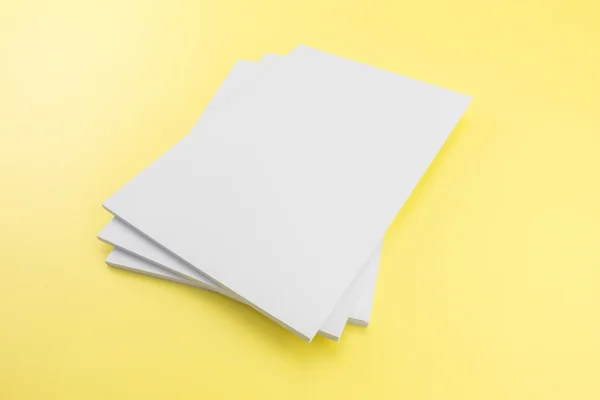 空のカタログ 柔らかい影の本のテンプレート あなたのデザインの準備 — ストック写真