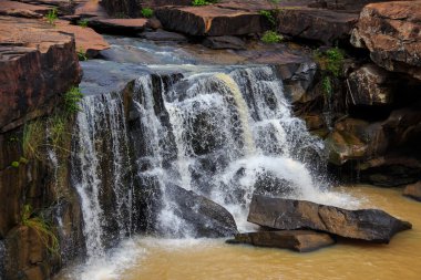 Tayland turuncu şelale rainny sezonu