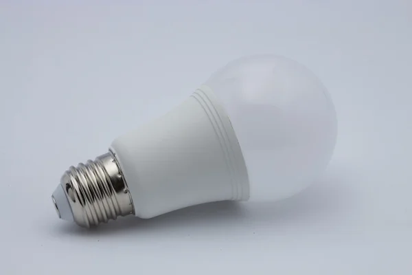 E27 soketli LED ampul.