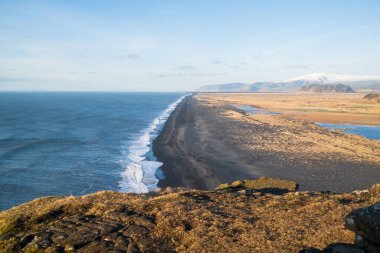 Dyrholaey Kayalıkları İzlanda Sahili Görkemli Manzarası
