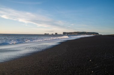 Güney Kıyısında Gün Işığı Kara Kum Sahili İzlanda