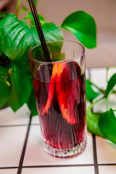 Boisson Cocktail Fruits Grenade Dans Grand Verre Avec Une Paille — Photo