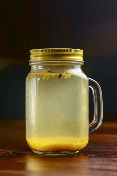 Jengibre Con Limón Menta Sobre Fondo Negro Concepto Cocina Ucraniana —  Fotos de Stock