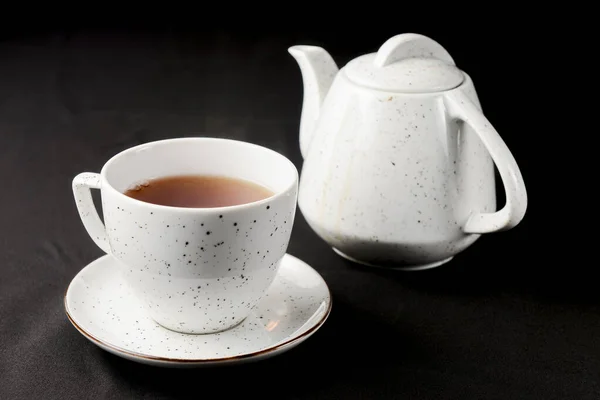 Siyah Arka Planda Çay Fincanı Çay Saati Yakın — Stok fotoğraf