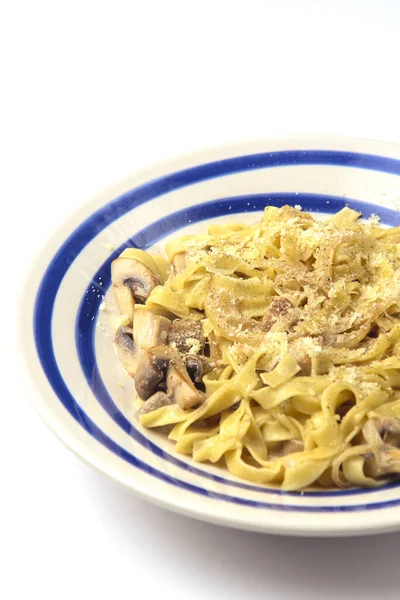 Pâtes Penne Poulet Aux Champignons Sous Parmesan Servi Sur Fond — Photo