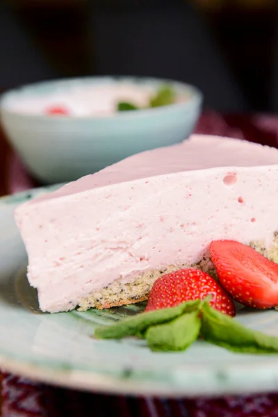 Freshly Baked Strawberry Cheesecake Fresh Strawberries Mint Served Plate Traditional — Stock Photo, Image