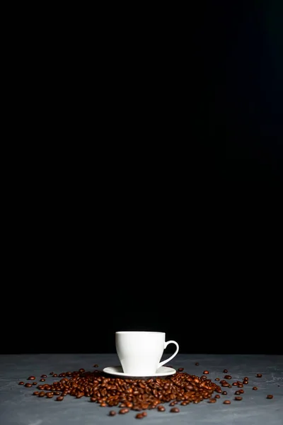 Meleg Csésze Kávé Kávébabbal Fekete Háttér Felett Kávészünet Űrweb Design — Stock Fotó