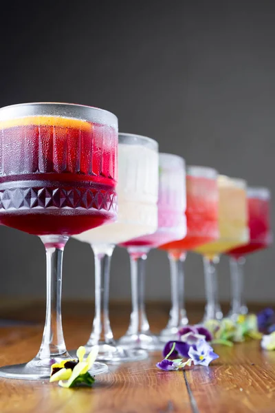 Concepto Cocina Georgiana Bebidas Frías Con Hielo Hechas Diferentes Jugos — Foto de Stock