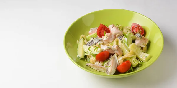 Prato Massa Penne Com Molho Cremoso Uma Pitada Queijo Com — Fotografia de Stock