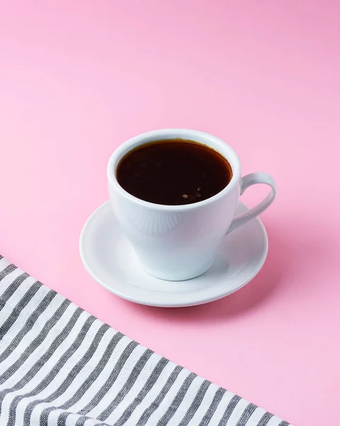 Kávé Eszpresszó Egy Fehér Csésze Felett Pasztell Rózsaszín Háttér Fekete — Stock Fotó
