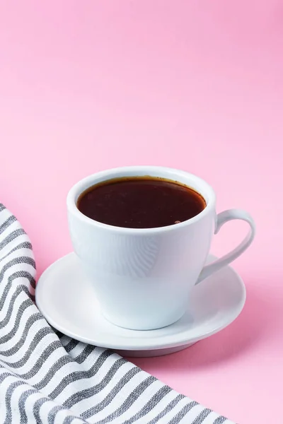 Kávé Eszpresszó Egy Fehér Csésze Felett Pasztell Rózsaszín Háttér Fekete — Stock Fotó