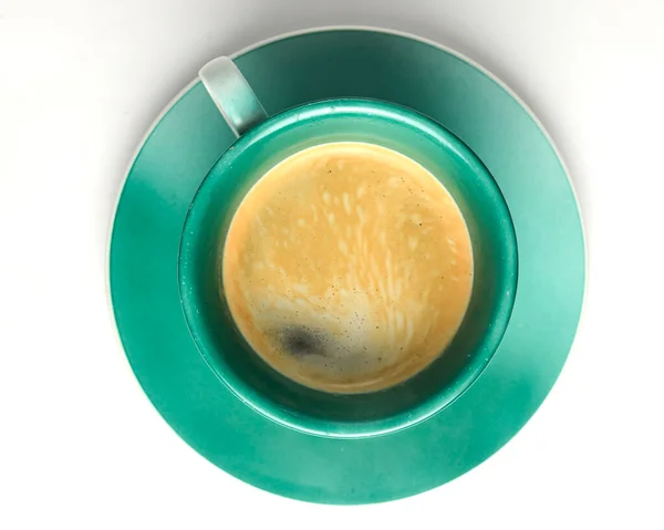 초록색 에스프레소를 넣습니다 커피에 우유를 아메리카노 커피요 — 스톡 사진