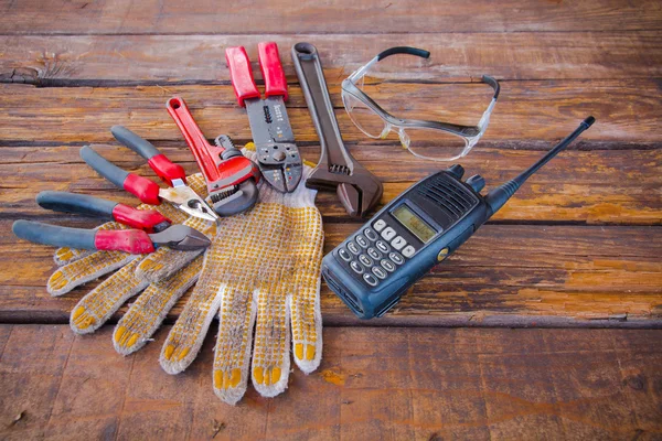 Bauwerkzeuge auf einem hölzernen Hintergrund — Stockfoto