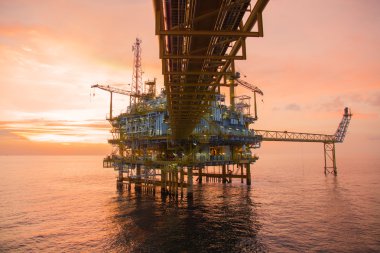 Offshore petrol ve sondaj platformu platformu