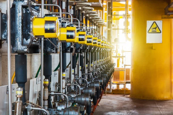 Regulační ventil v procesu ropy a zemního plynu, — Stock fotografie