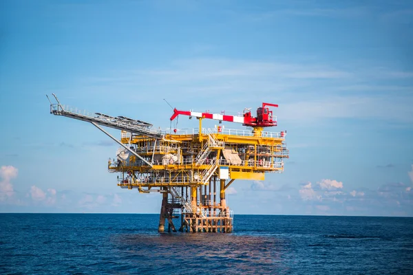 Offshore petrol ve gaz sektöründe üretim platformu. 